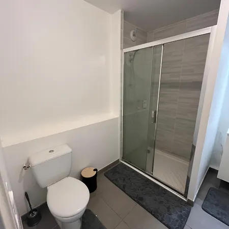 Moderne Au Coeur De דירה